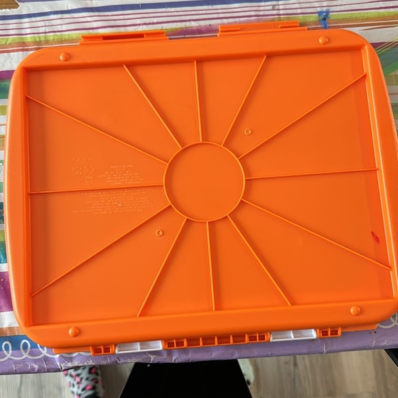 Crayola easy clean finger painting - Picture 2 of 4